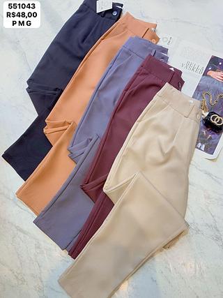 Calça alfaiataria com cinto forrado